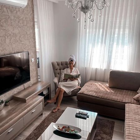 Lux Apartment As Жабляк Екстер'єр фото