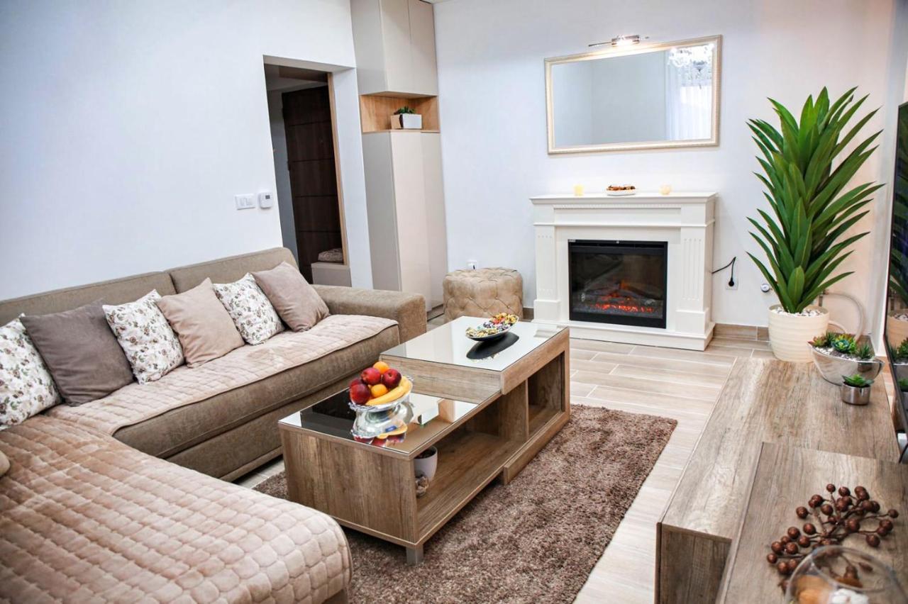 Lux Apartment As Жабляк Екстер'єр фото